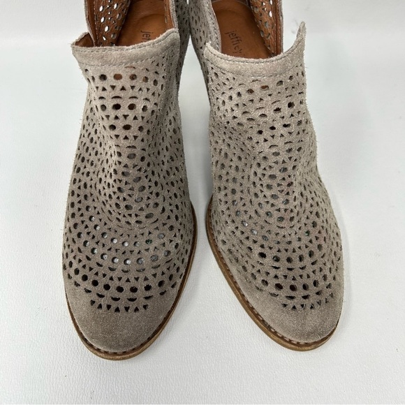 Jeffrey Campbell 'Rosalee Cutout Booties Women's Size 9 Light Brown Suede. - Picture 6 of 12